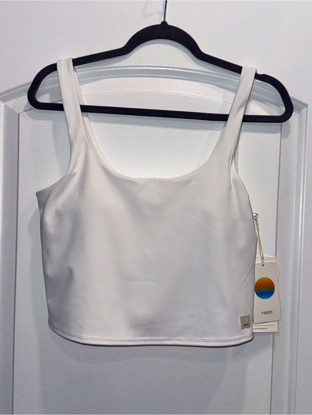 NWT Vuori Daily White Crop Top Size Large